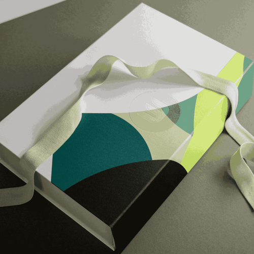 Flat packed gift box